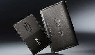 限定キットだけに付属する本革プレミアムカードケースとオーナーズカード