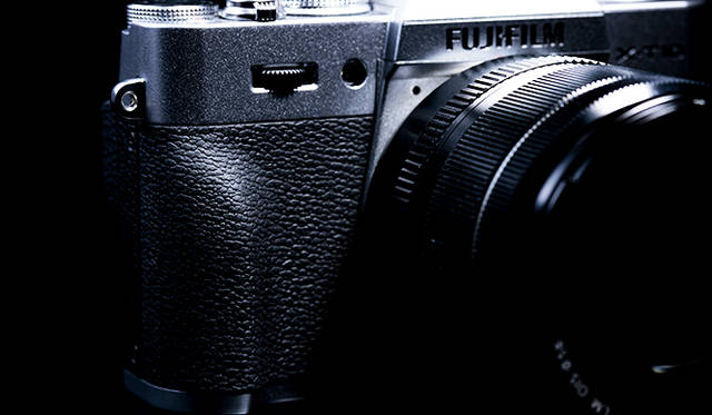 <strong>「FUJIFILM X-T10 18-55mm レンズキット」</strong> <br>2015年6月25日発売予定。キットレンズは「フジノンレンズ XF18-55mmF2.8-4 R LM OIS」<br><br> <strong>富士フイルム FinePixサポートセンター</strong><br> Tel. 050-3786-1060<br /> http://fujifilm.jp/<br />