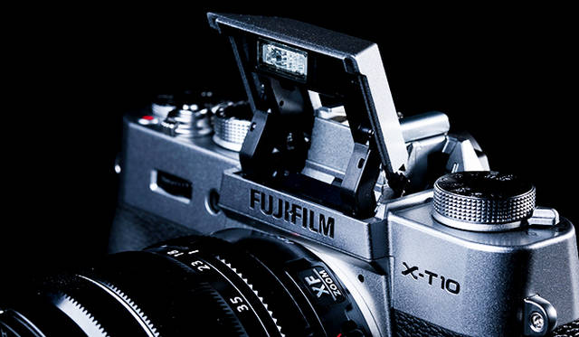 <strong>「FUJIFILM X-T10 18-55mm レンズキット」</strong> <br>2015年6月25日発売予定。キットレンズは「フジノンレンズ XF18-55mmF2.8-4 R LM OIS」<br><br> <strong>富士フイルム FinePixサポートセンター</strong><br> Tel. 050-3786-1060<br /> http://fujifilm.jp/<br />