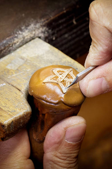 高度な技術を誇るヴァン クリーフ＆アーペルの職人たち<br /><br />©Van Cleef & Arpels