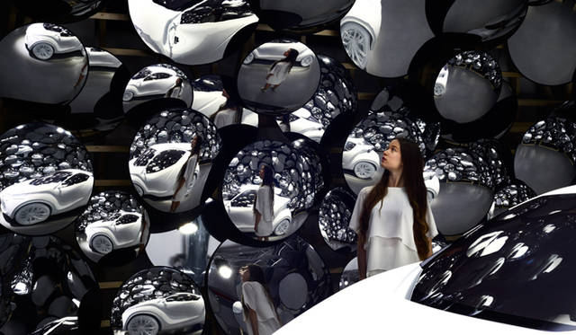 ゾーン1の「NEW INSIGHT IN CAR DSIGN」