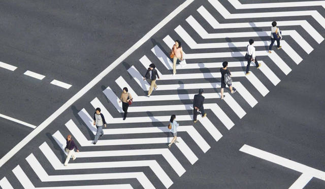 作品名「>crosswalk<」