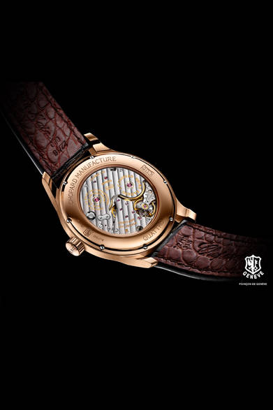 <strong>L.U.C クアトロ</strong> <br /><br />ケース｜18Kローズゴールド<br /> 直径｜43mm<br /> 厚さ｜8.87mm<br /> ムーブメント｜手巻き（Cal.L.U.C 98.01-L）<br /> 機能｜パワーリザーブ表示、ポインター式日付表示（６時位置にスモールセコンドと同軸に配置）<br /> ストラップ｜アリゲーター<br /> 防水｜50ｍ<br /> 発売時期｜今冬予定<br /> 予価｜275万円（税別）<br />