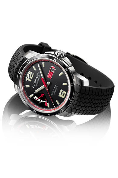 <strong>ミッレ ミリア GTS パワーコントロール</strong><br /> <br />  ケース｜ステンレススチール<br /> 直径｜43mm<br /> 厚さ｜11.43mm<br /> ムーブメント｜自動巻き（Cal.Chopard 01.08-C）<br /> 機能｜パワーリザーブ表示、日付表示<br /> ストラップ｜ブラックラバー<br /> 防水｜100ｍ<br /> 発売時期｜7月<br /> 予価｜69万円（税別）<br />