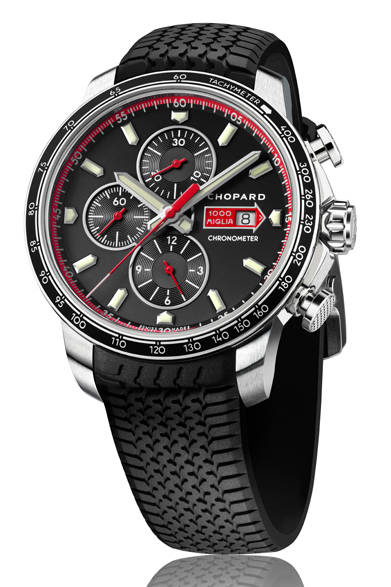 <strong>ミッレ ミリア GTS クロノ</strong><br /> <br />  ケース｜ステンレススチール<br /> 直径｜44mm<br /> 厚さ｜13.79mm<br /> ムーブメント｜自動巻き<br /> 機能｜時、分、9時位置にスモールセコンド、30分および12時間カウンター、タキメーター、日付表示<br /> ストラップ｜ブラックラバー<br /> 防水｜100ｍ<br /> 発売時期｜7月<br /> 予価｜77万円（税別）<br />