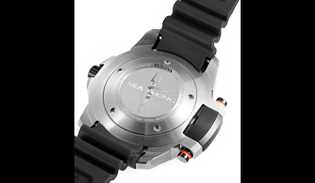 <strong>ブローバ シーキング リミテッドエディション</strong><br />ケース｜チタニウム<br />直径｜50mm<br />ムーブメント｜自動巻き（Cal.821D-Y1B）<br />機能｜日付表示、逆回転防止ベゼルによる潜水時間の記録、ヘリウムガスリリースバルブ<br />ストラップ｜ブラックラバー<br />防水｜100気圧<br />限定数｜500本<br />発売時期｜6月上旬予定<br />予価｜17万2800円<br />