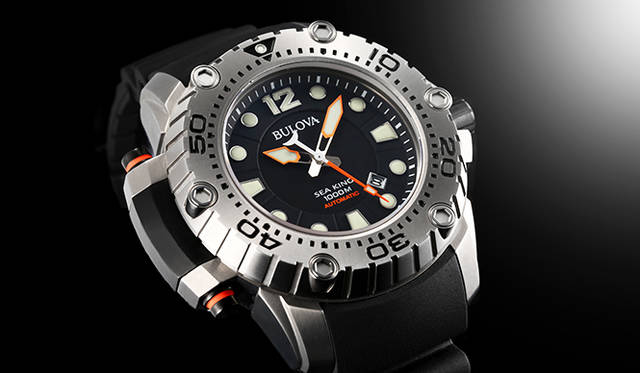 <strong>ブローバ シーキング リミテッドエディション</strong><br />ケース｜チタニウム<br />直径｜50mm<br />ムーブメント｜自動巻き（Cal.821D-Y1B）<br />機能｜日付表示、逆回転防止ベゼルによる潜水時間の記録、ヘリウムガスリリースバルブ<br />ストラップ｜ブラックラバー<br />防水｜100気圧<br />限定数｜500本<br />発売時期｜6月上旬予定<br />予価｜17万2800円<br />