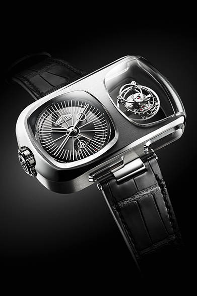 <strong>U-10 トゥールビヨン ルミエール</strong><br />ケース｜BO-988特殊ステンレススチール<br />サイズ｜縦38×横62.75mm<br />厚さ｜15mm<br />ムーブメント｜手巻き（Cal.A100）<br />機能｜フライングトゥールビヨン、パワーリザーブ表示、ダブルバレル、デッドビート<br />ストラップ｜アリゲーター<br />防水｜30ｍ<br />限定数｜世界限定25個<br />発売時期｜10月予定<br />予価｜1296万円<br />