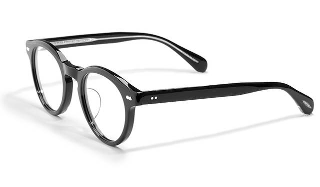 <strong>05 Oliver Peoples｜オリバーピープルズ</strong><br/>3万4560円円（オリバーピープルズ 代官山 Tel. 03-6427-8930）