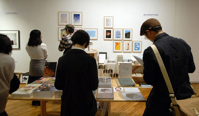 <strong>AXIS GALLERY｜アクシスギャラリー</strong><br />「AXIS PHOTO MARCHE 2（AXIS フォトマルシェ 2）」　昨年開催された「AXIS フォトマルシェ」会場の様子