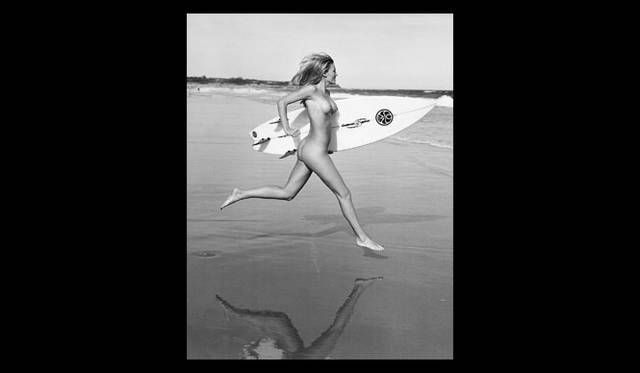 <strong>AXIS GALLERY｜アクシスギャラリー</strong><br />「AXIS PHOTO MARCHE 2（AXIS フォトマルシェ 2）」　Michael Dweck「Sonya, Poles, Montauk,New York, 2002」　©Michael Dweck / Blitz int'l