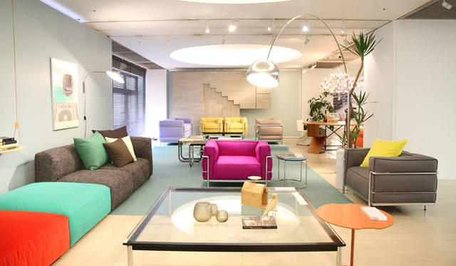 <strong>Cassina ixc.｜カッシーナ・イクスシー</strong><br />「LCコレクション」復刻50周年記念 特別展示「LC50」開催（カッシーナ・イクスシー青山本店）