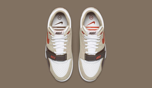 <strong>NikeLab｜ナイキラボ</strong><br />「NIKECOURT AIR TRAINER 1 MID × FRAGMENT」1万7280円