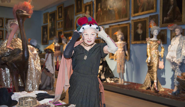 <strong>Vivienne Westwood｜ヴィヴィアン・ウエストウッド</strong><br />ヴィヴィアン・ウエストウッド「Dress Up Story - 1990 Until Now」特別展