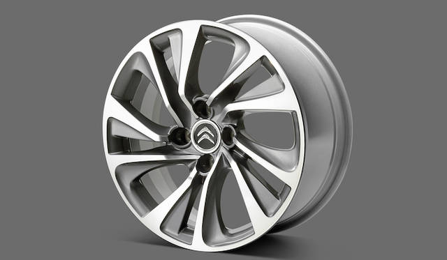 標準の17インチホイール