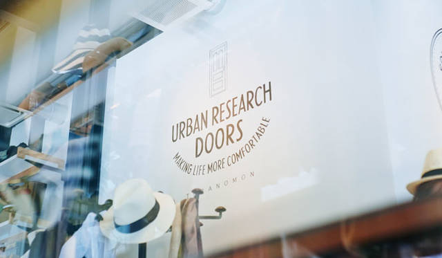 <strong>URBAN RESEARCH DOORS｜アーバン リサーチ ドアーズ</strong><br />「URBAN RESEARCH DOORS（アーバン リサーチ ドアーズ）虎ノ門店」