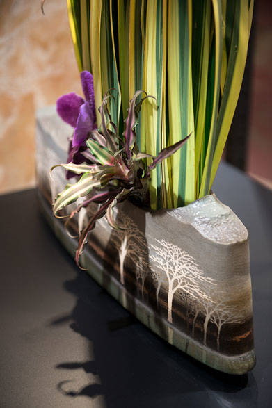 <strong>日本橋三越本店</strong><br />「第43回 伝統工芸陶芸部会展」　佐伯守美×ニコライ・バーグマン「象嵌釉彩樹林文扁壺」