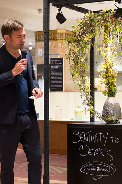 <strong>日本橋三越本店</strong><br />「第43回 伝統工芸陶芸部会展」　ニコライ・バーグマン氏がそれぞれの作品にメッセージを添える