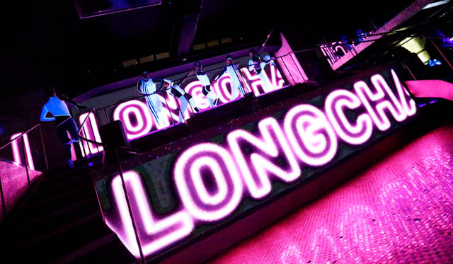 会見の日の夜には、クラブイベントもおこなわれた