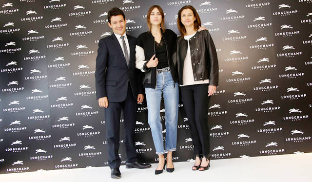 左から、ロンシャン・ジャパンのニコラ・シトボン社長、アレクサ・チャン、ソフィー・ドュラフォンテーヌ