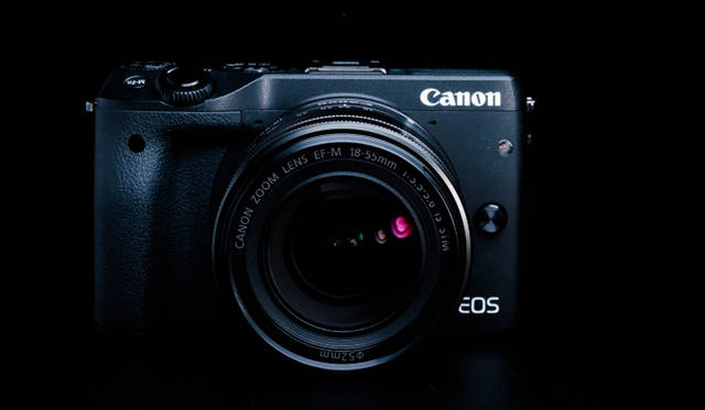 キヤノン「EOS M3」<br><br> <strong>キヤノンお客様相談センター</strong> <br />Tel. 050-555-90002<br />http://canon.jp/<br />