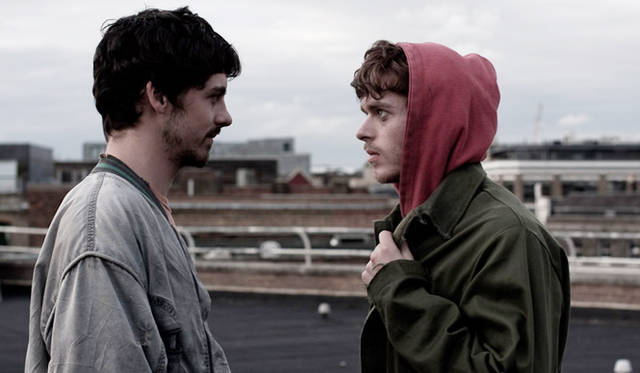 『はみ出し者』