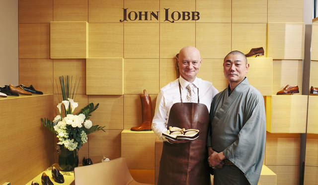 「ジョンロブ丸の内店」にて、履きもの匠「祇園ない藤」内藤誠治さんと、ジョンロブ・マスターラストメーカーのフランソワ・マドニーニ氏