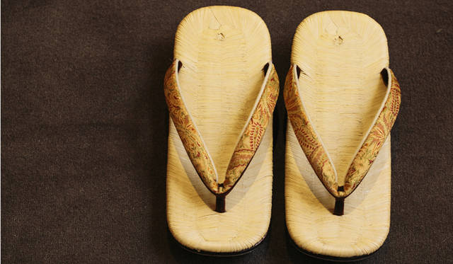 フランソワが注文した草履