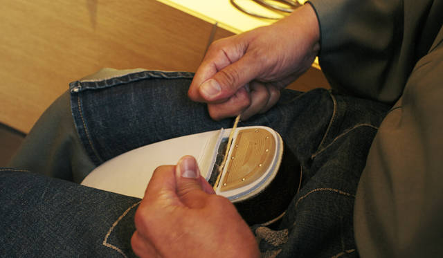 その場で履き心地を調整する