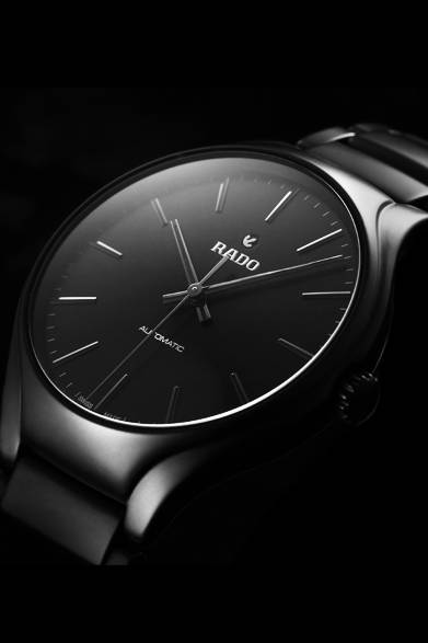 <strong>ラドー ニュートゥルー</strong> <br /><br />ケース｜ハイテクセラミック<br /> 直径｜40.1mm<br />厚さ｜10.4mm<br />ムーブメント｜自動巻き（Cal.C07.611）<br /> ストラップ｜ハイテクセラミックス<br />防水｜50ｍ<br />発売時期｜2015年夏予定<br />価格｜20万5200円<br />