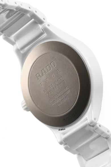 <strong>ラドー ニュートゥルー</strong> <br /><br />ケース｜ハイテクセラミックス<br /> 直径｜40.1mm<br />厚さ｜10.4mm<br />ムーブメント｜自動巻き（Cal.C07.611）<br /> ストラップ｜ハイテクセラミックス<br />防水｜50ｍ<br />発売時期｜2015年夏予定<br />価格｜19万4400円<br />