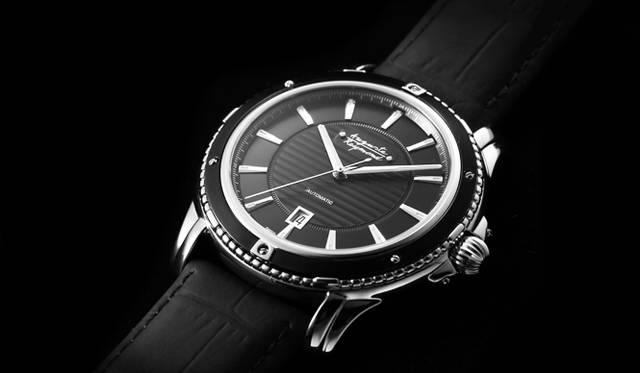 <strong>マゼラン オートマティック</strong><br />ケース｜チタニウム<br />直径｜44mm<br />厚さ｜10.04mm<br />ムーブメント｜自動巻き（Cal.SW200）<br />ストラップ｜レザー<br />防水｜100ｍ<br />発売時期｜2015年秋予定<br />予価｜20万円<br />