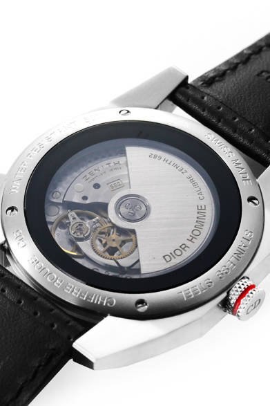 <strong>シフル ルージュ C05</strong><br />ケース｜ステンレススチール<br />直径｜38mm<br />ムーブメント｜自動巻き（Cal.682）<br />ストラップ｜カーフ（表面にパンチ加工）<br />防水｜50ｍ<br />限定本数｜100本（世界限定）<br />発売時期｜10月予定<br />価格｜94万9000円<br />