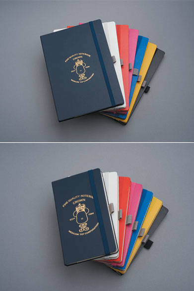 <strong>MEDICOM TOY｜メディコム・トイ</strong><br />上／BE@RBRICK PLUSFILE note book A5サイズ　頒布価格各2268円、下／BE@RBRICK PLUSFILE note book ポケットサイズ　頒布価格各1566円