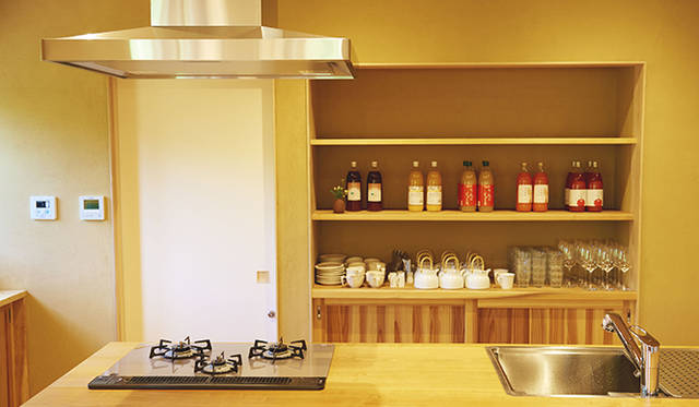 コモンキッチン（共有のミニキッチン）も併設。料理教室のワークショップも行われる。