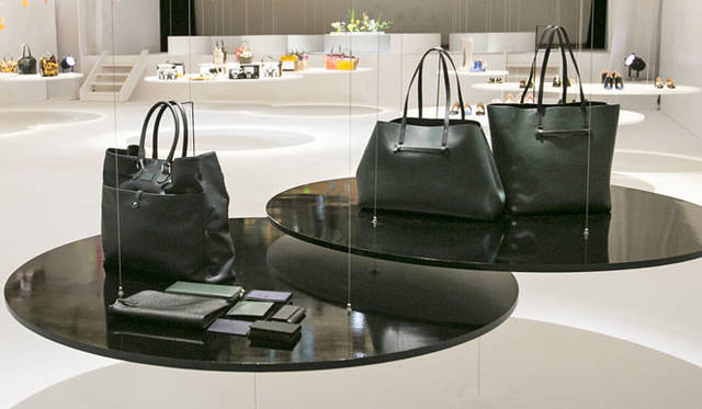 <strong>FURLA｜フルラ</strong><br />2015-16秋冬コレクション展示会　メンズ