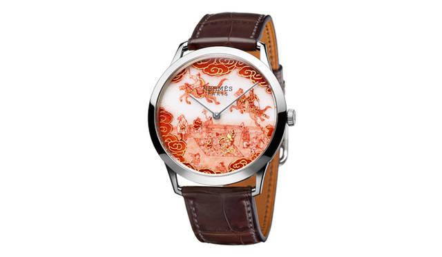 <strong>スリム ドゥ エルメス 駒くらべ</strong><br> ケース｜18Kホワイトゴールド<br> 直径｜39.5mm<br> ムーブメント｜自動巻き（Cal.H1950）<br> ストラップ｜アリゲーター<br> 防水｜3気圧<br> 発売時期｜2015年秋予定<br> 予価｜754万9200円<br>