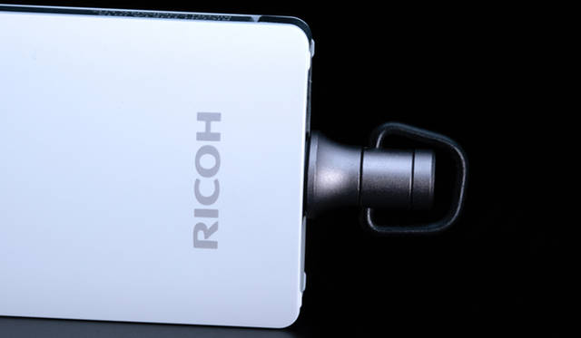 リコーイメージング「RICOH THETA（m15）」<br><br><strong>リコーイメージング　お客様相談センター</strong><br>Tel. 0570-001313<br>http://theta360.com/ja/<br>