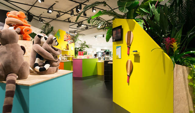 <strong>ISETAN｜伊勢丹</strong><br />伊勢丹新宿店本館1階＝ザ・ステージ「ブラジル・ファンタスチコ！ 祝彩楽園 ブラジル」