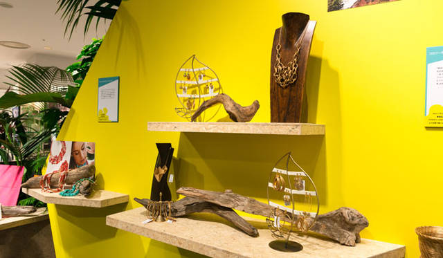 <strong>ISETAN｜伊勢丹</strong><br />伊勢丹新宿店本館1階＝ザ・ステージ「ブラジル・ファンタスチコ！ 祝彩楽園 ブラジル」