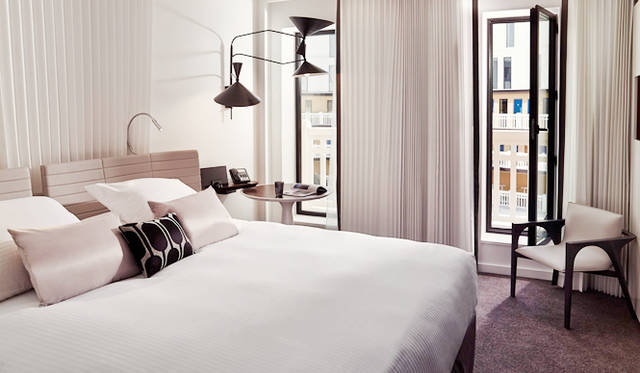 1. 「オテル・モリトール・パリ」（16区）