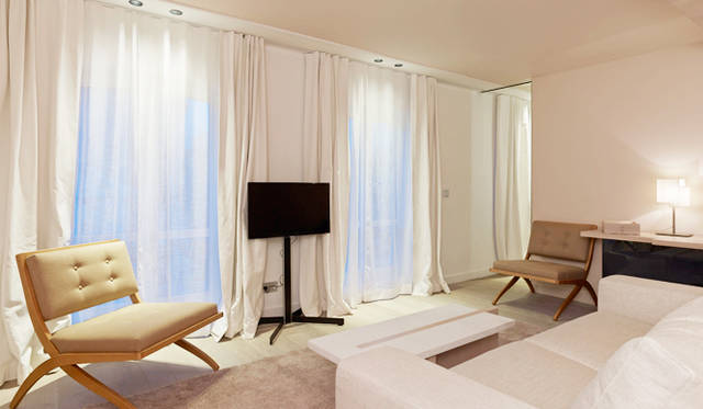 2. 「オテル・ド・ネル」（9区）