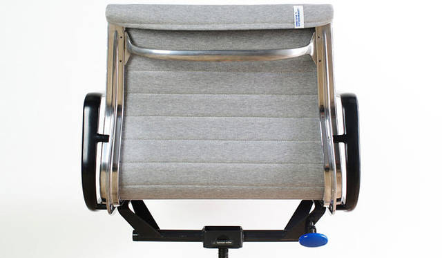 <strong>BUILDING｜ビルディング</strong><br /> LOOPWHEELER for BUILDING「EAMES ALUMINUM GROUP CHAIR」