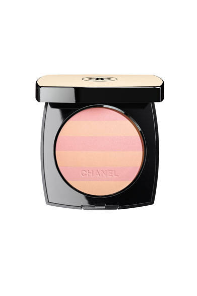 <strong>CHANEL｜シャネル</strong><br />「LES BEIGES（レ ベージュ）」　レ ベージュ アーモニー プードゥル ベル ミン マリニエール（フェイスパウダー）SPF 15／PA＋＋　№01（限定品）　7128円　© CHANEL