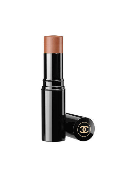 <strong>CHANEL｜シャネル</strong><br />「LES BEIGES（レ ベージュ）」　レ ベージュ スティック ベル ミン（チークカラー）　№20（限定色）　5940円　© CHANEL