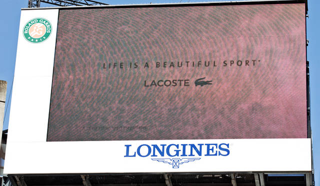 会場内のビジョンでも映し出された、ラコステのテレビCM。“LIFE IS A BEAUTIFUL SPORT” は、ラコステの世界観を如実に伝えるキャッチフレーズだ