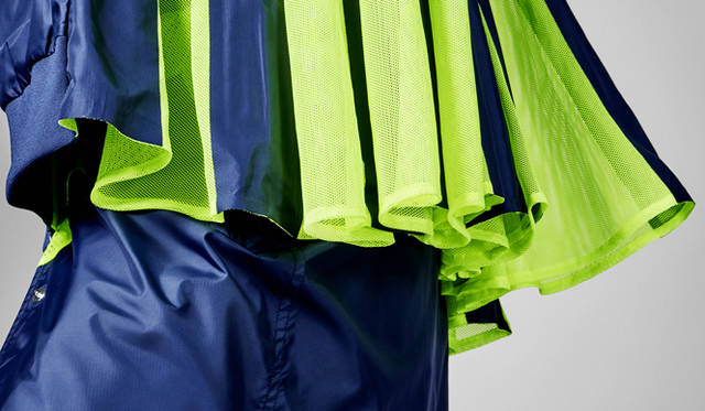 ナイキ ラボ × サカイ ウインドランナー スカート 　2万7000円