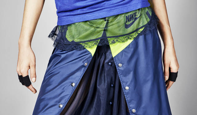 ナイキ ラボ × サカイ ウインドランナー スカート 　2万7000円