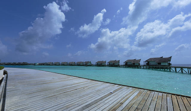 maldives_04_MG_3445 水上に建つラグーンヴィラ。モルディブでは珍しく、子どもでも滞在することができる