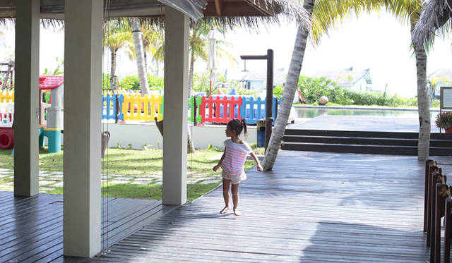 maldives_04_MG_3452 ヴィッタベリのキッズクラブには、専任のスタッフが在籍